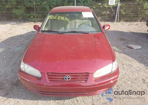 1998 Toyota Camry Le z USA, uszkodzony, nr VIN JT2BG22K4W0206938